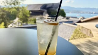 暑い日にはおいしいレモネードがよく似合う。