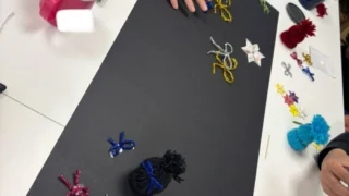 ほっこり冬レク♪毛糸のミニ帽子作り